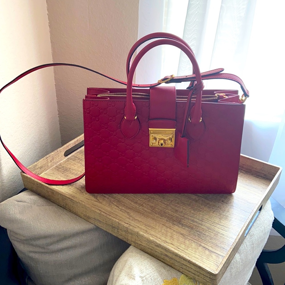 Crossbody beautiful condition authentic 100%